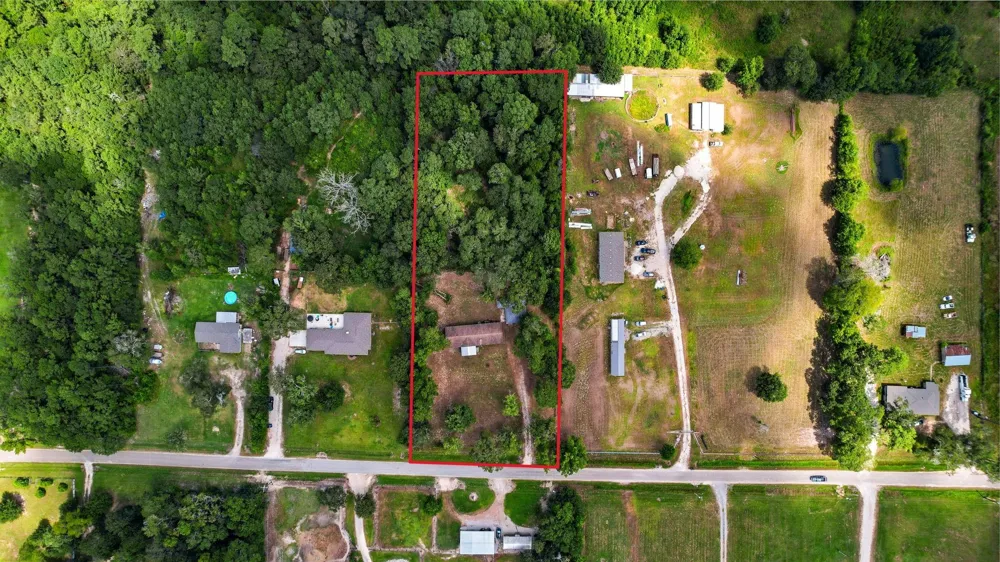 863 County Road 3141 E Cleveland, TX 77327