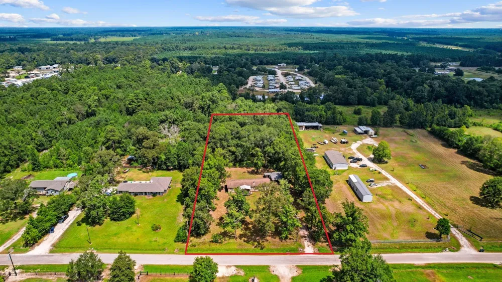 863 County Road 3141 E Cleveland, TX 77327