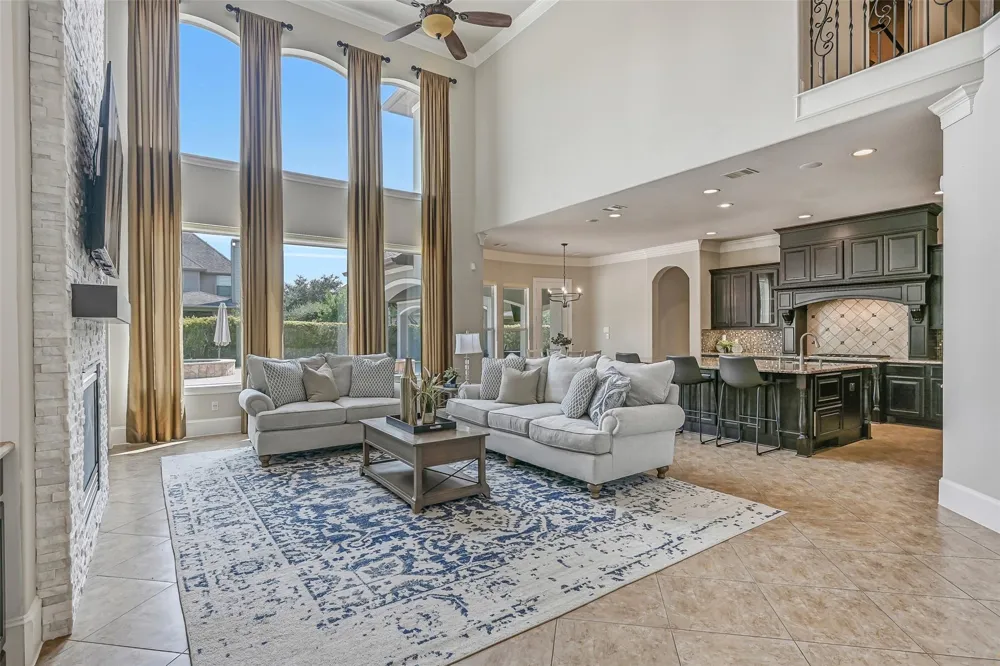 2316 Durango Bend Lane Friendswood, TX 77546
