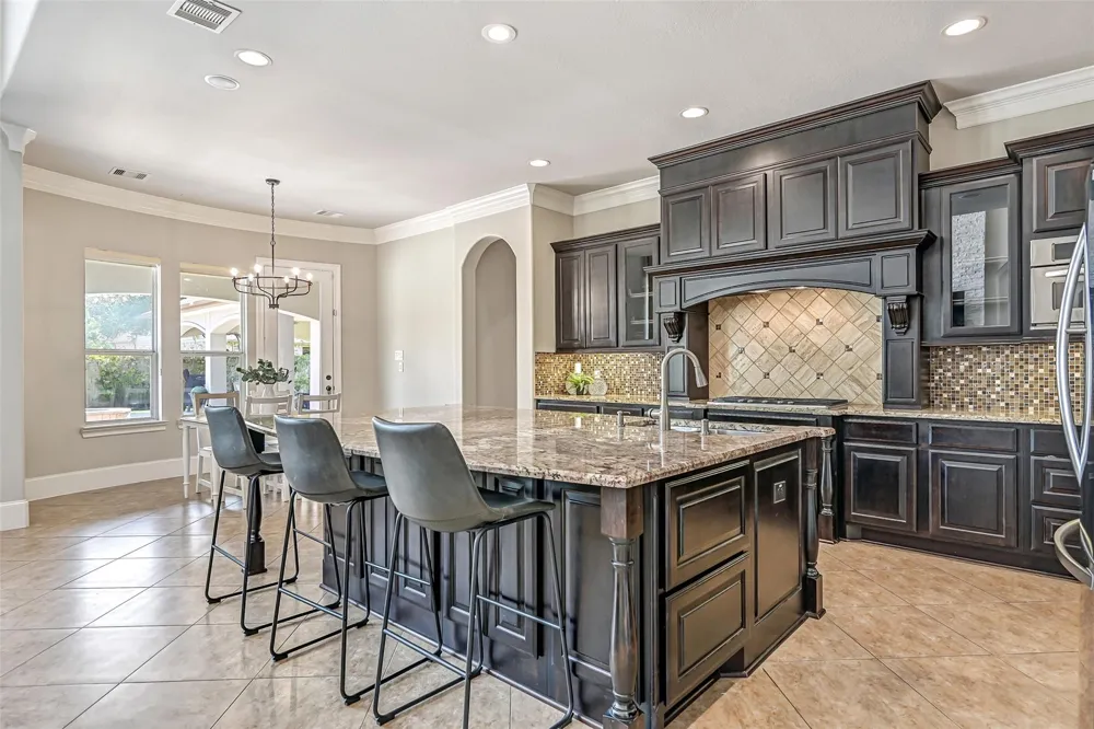 2316 Durango Bend Lane Friendswood, TX 77546