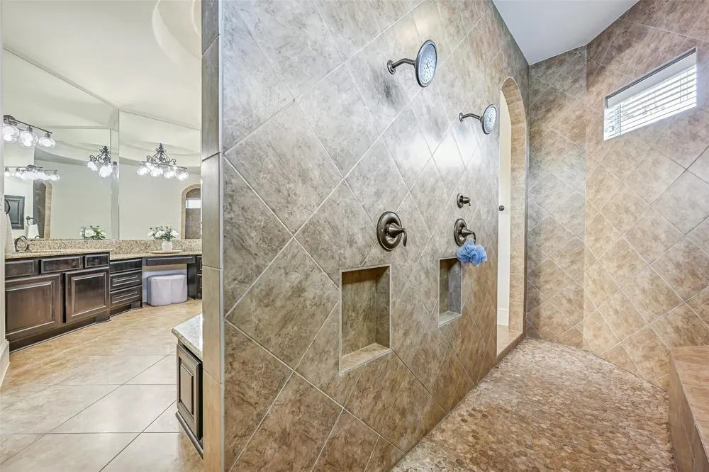 2316 Durango Bend Lane Friendswood, TX 77546