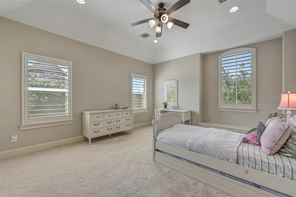 2316 Durango Bend Lane Friendswood, TX 77546