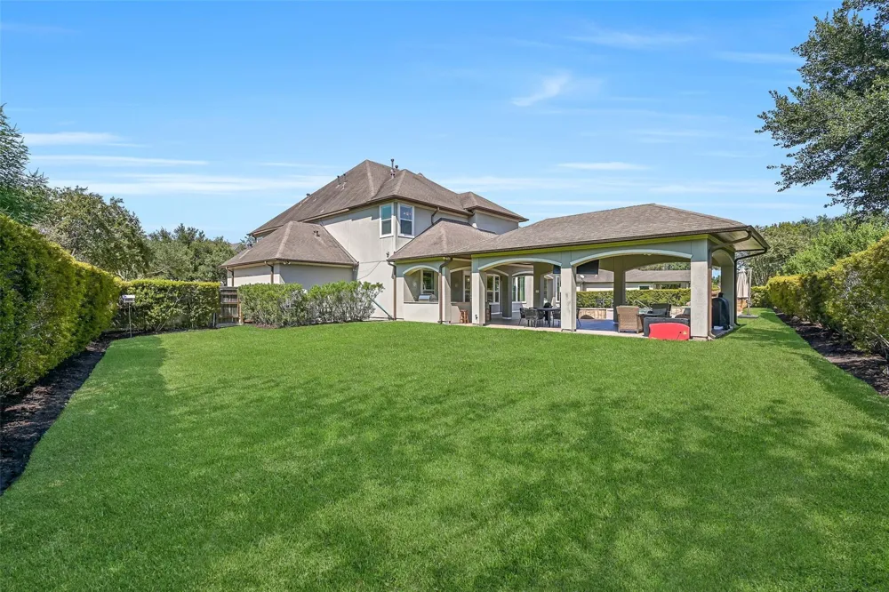 2316 Durango Bend Lane Friendswood, TX 77546