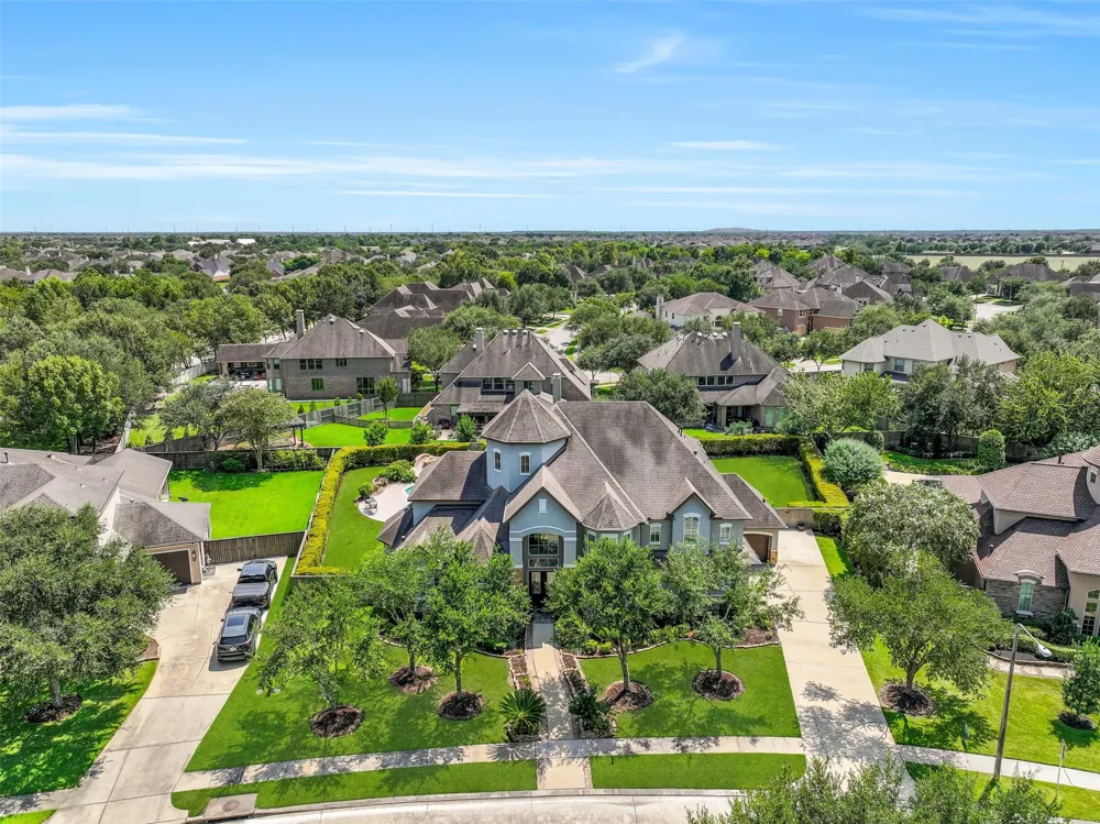2316 Durango Bend Lane Friendswood, TX 77546