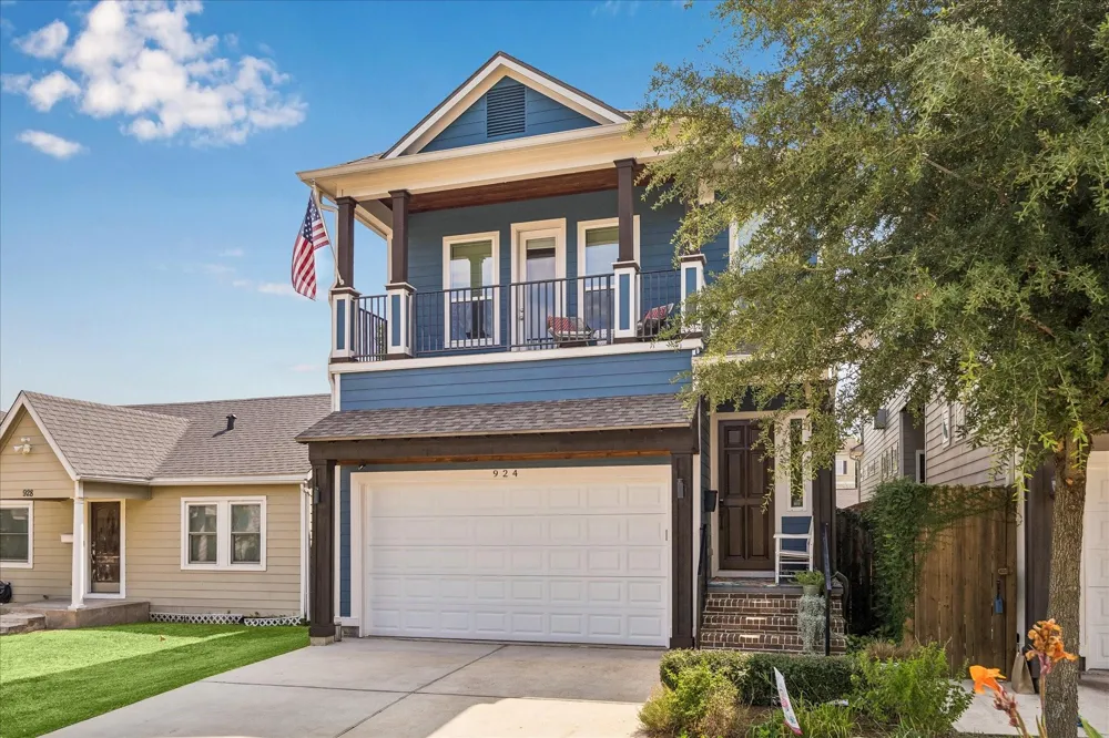 924 Alexander Street Houston, TX 77008