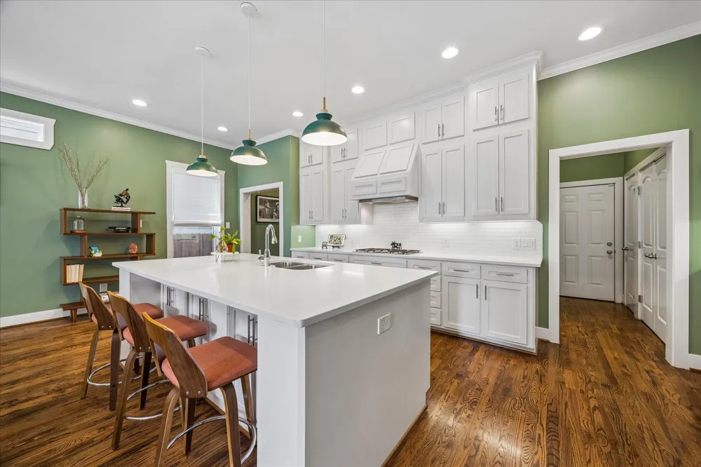 924 Alexander Street Houston, TX 77008