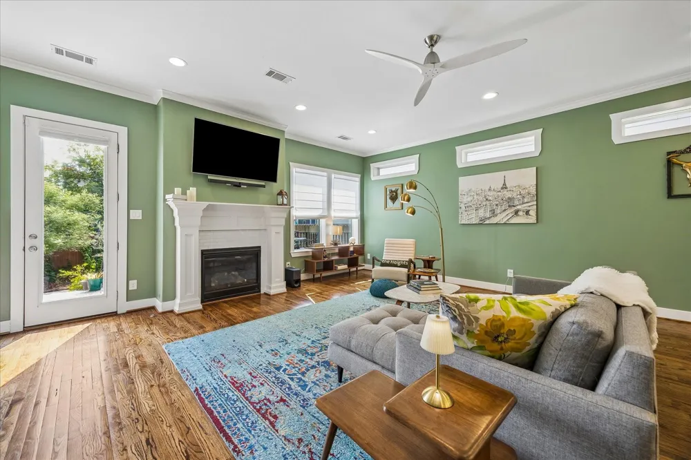 924 Alexander Street Houston, TX 77008