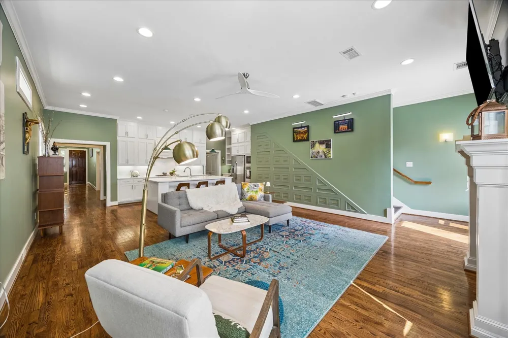 924 Alexander Street Houston, TX 77008