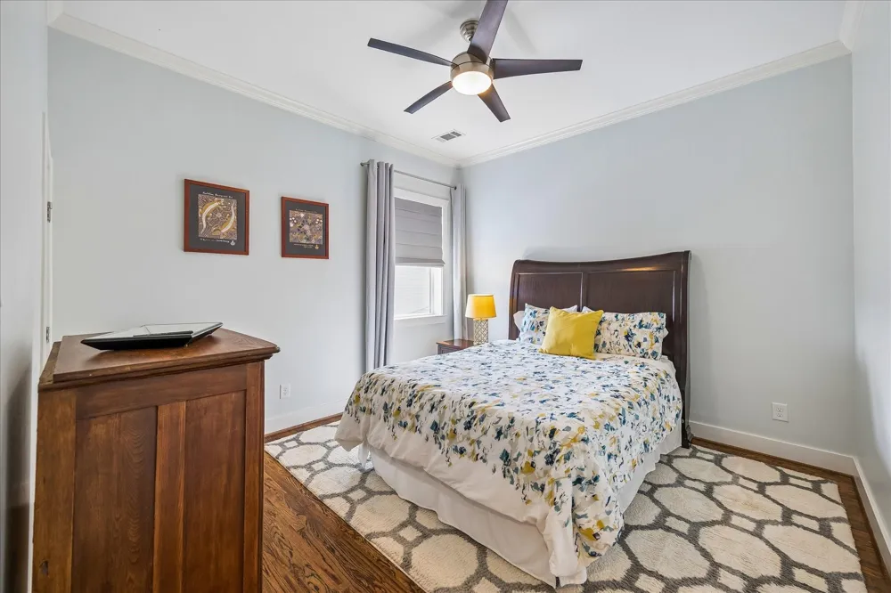 924 Alexander Street Houston, TX 77008