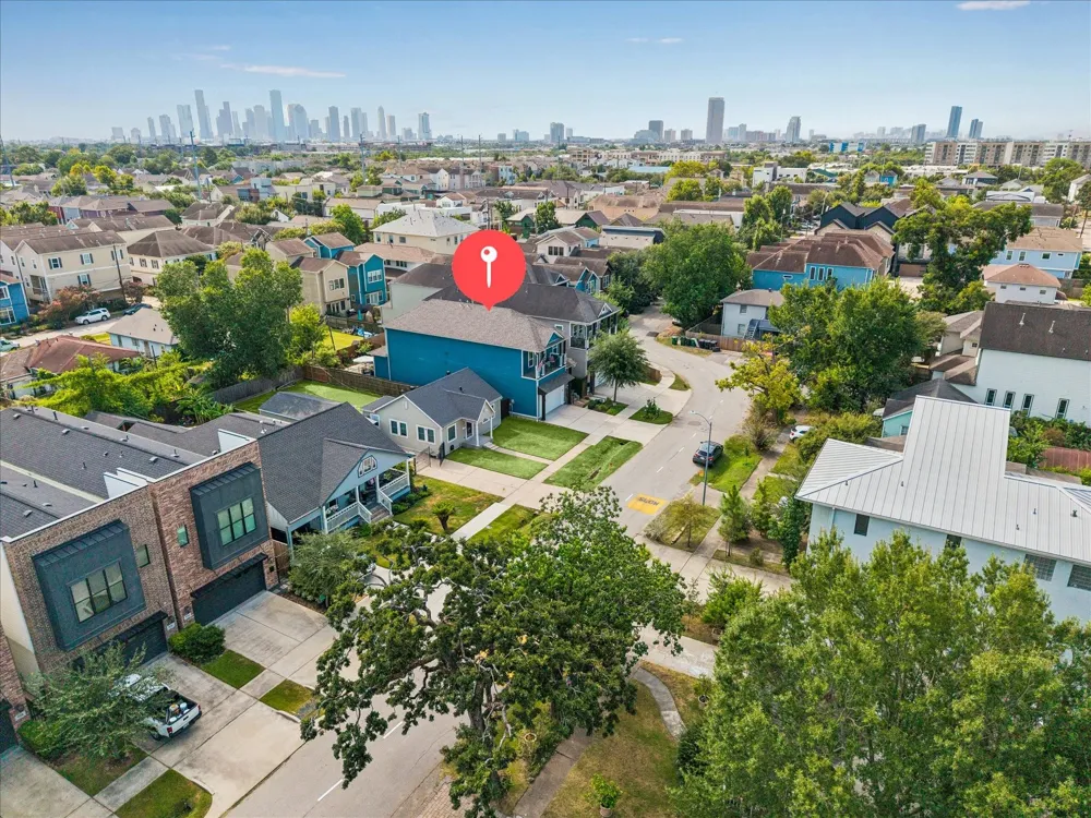 924 Alexander Street Houston, TX 77008