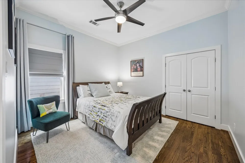 924 Alexander Street Houston, TX 77008