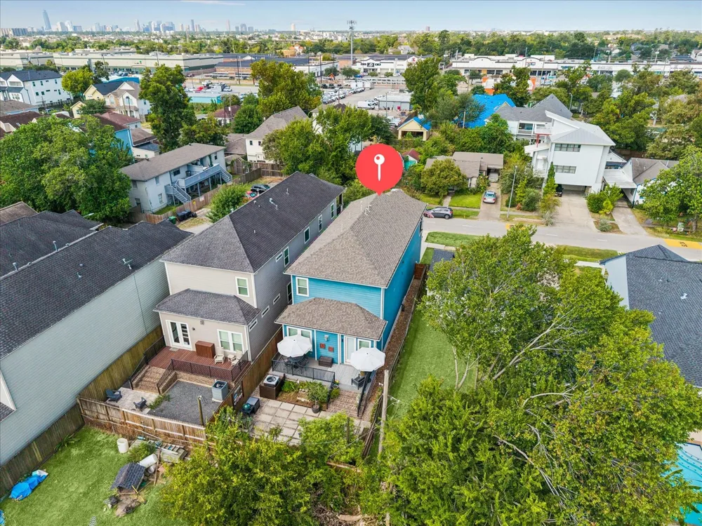 924 Alexander Street Houston, TX 77008