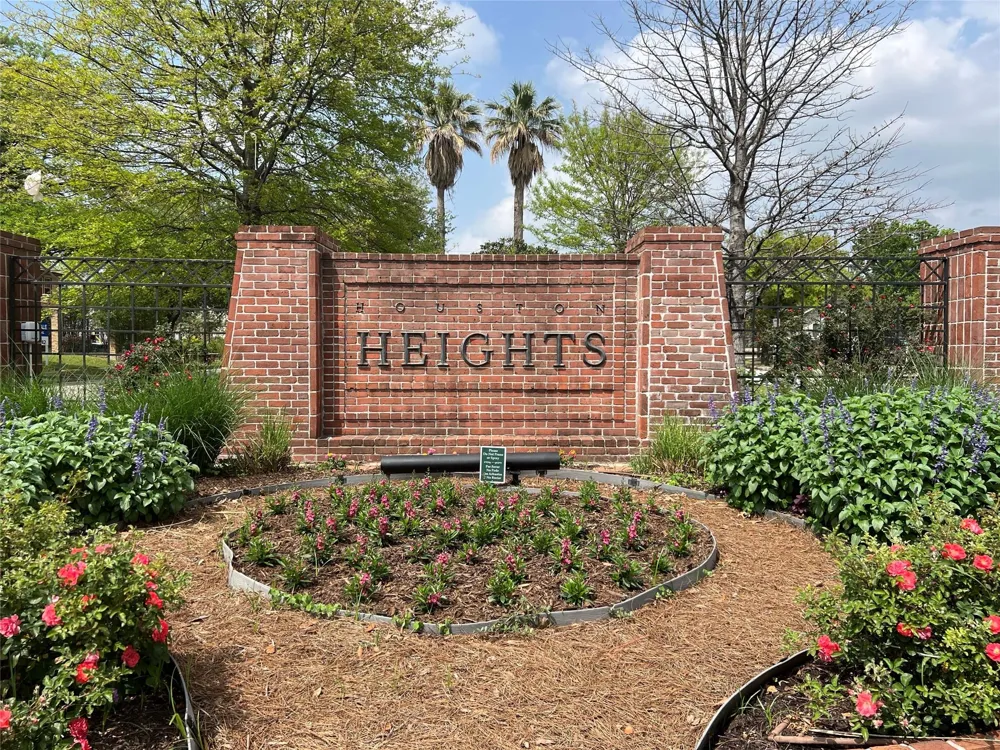 924 Alexander Street Houston, TX 77008