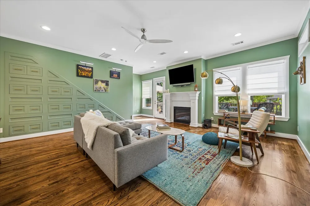 924 Alexander Street Houston, TX 77008