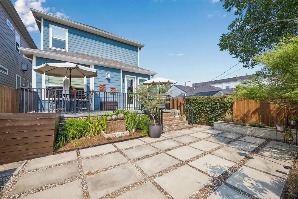 924 Alexander Street Houston, TX 77008