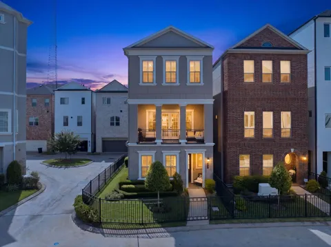 933 Blackshire Lane