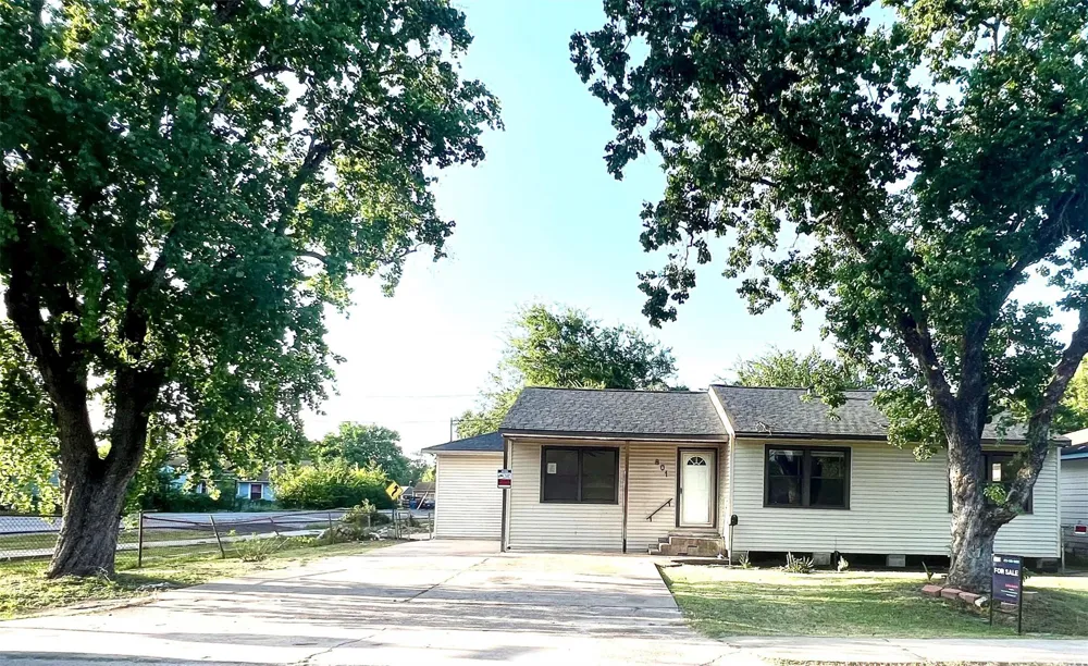 801 Avenue A Avenue South Houston, TX 77587