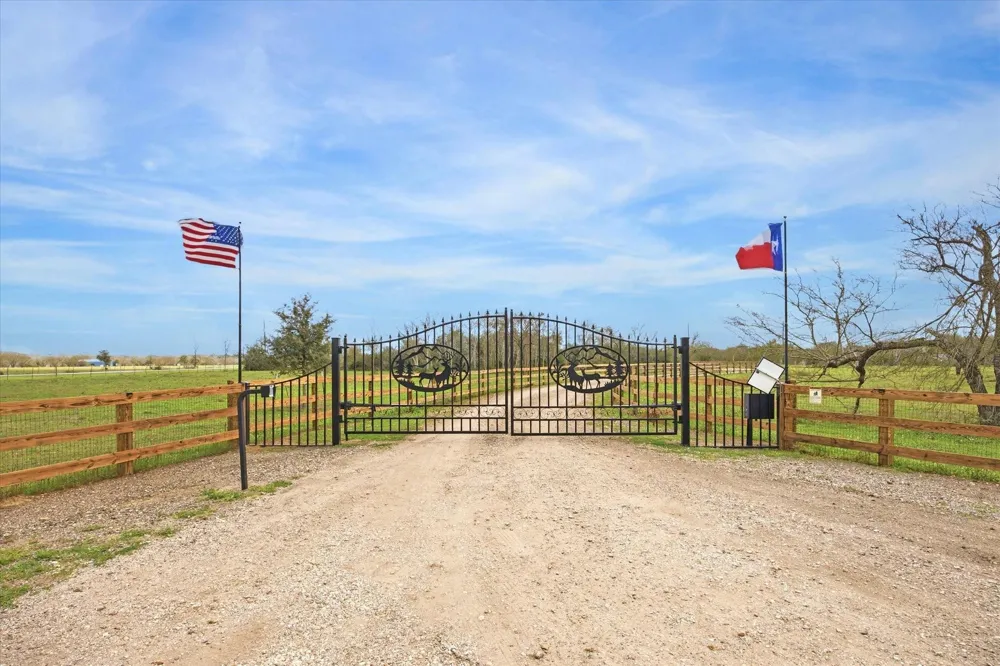 2224 Maler Road Sealy, TX 77474