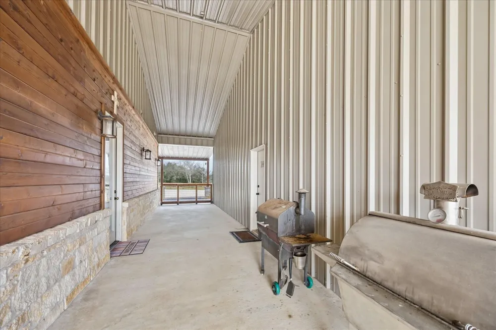 2224 Maler Road Sealy, TX 77474