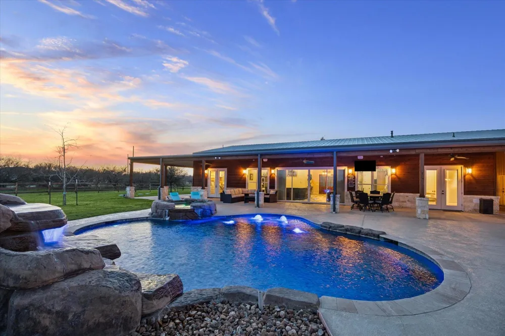 2224 Maler Road Sealy, TX 77474
