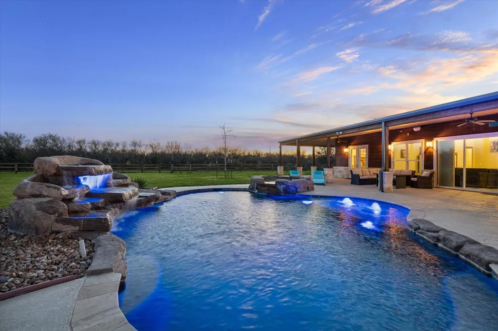 2224 Maler Road Sealy, TX 77474