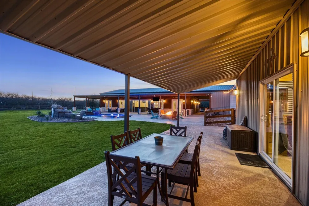 2224 Maler Road Sealy, TX 77474