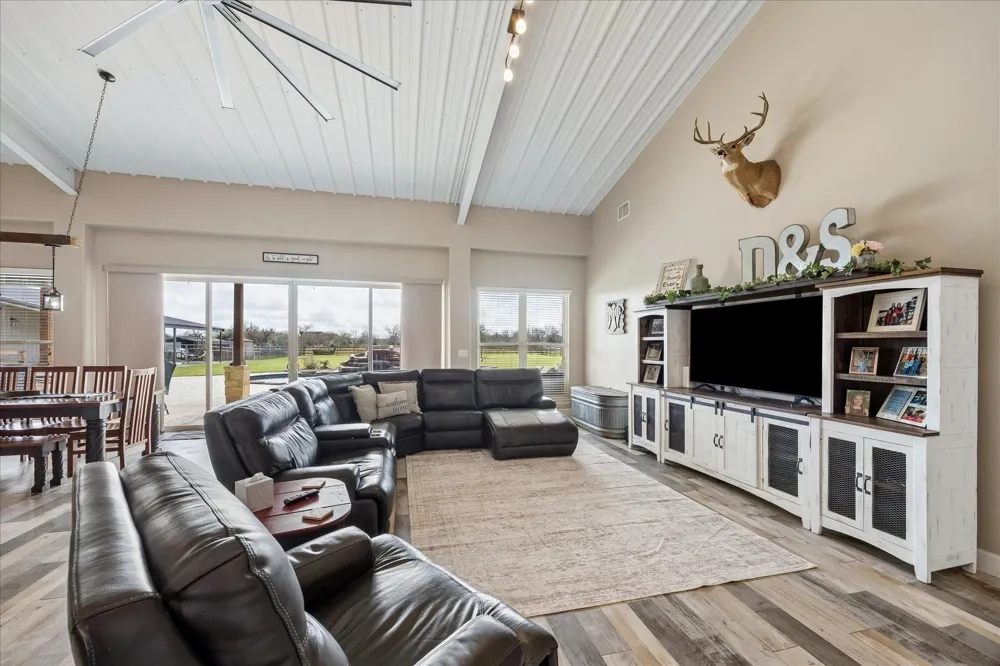 2224 Maler Road Sealy, TX 77474