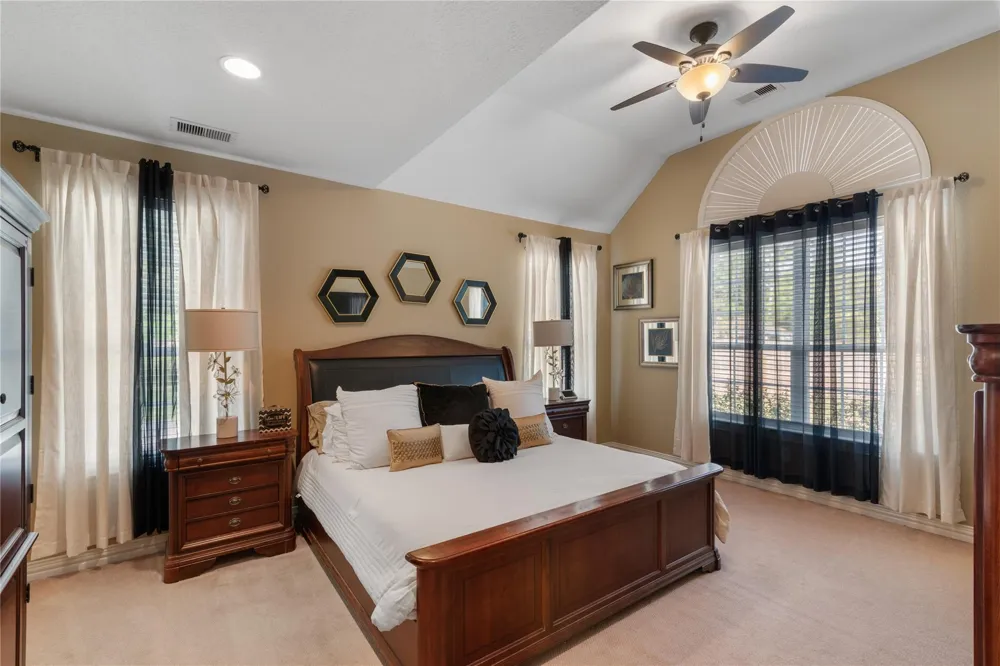 721 Oak Hill Lane Pinehurst, TX 77362