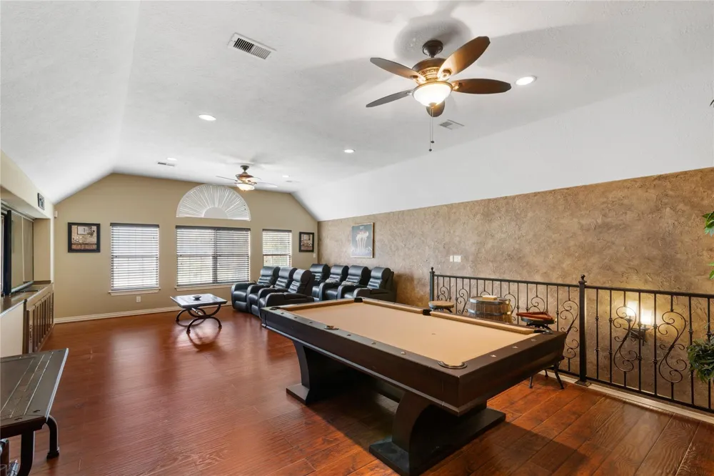721 Oak Hill Lane Pinehurst, TX 77362