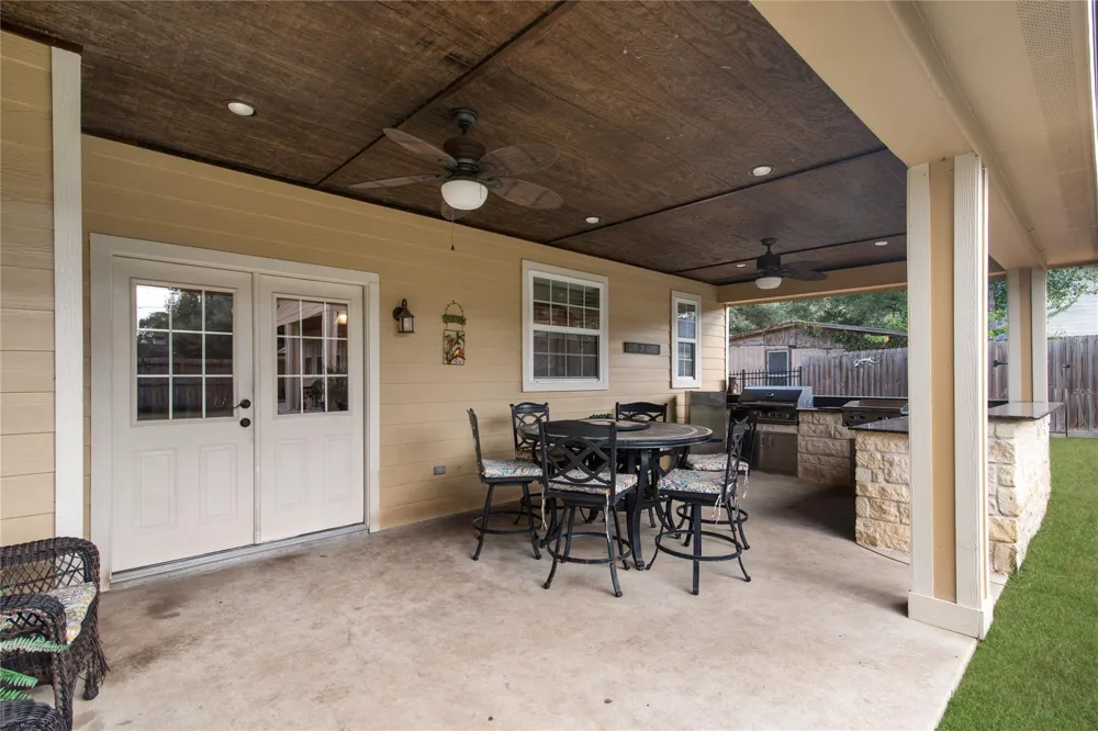 721 Oak Hill Lane Pinehurst, TX 77362