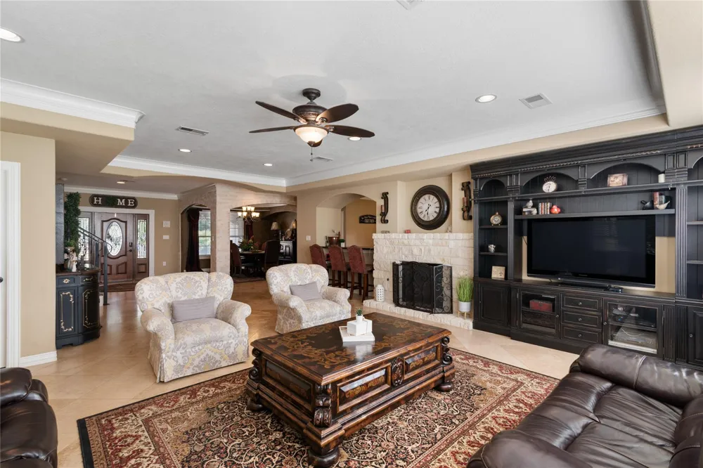 721 Oak Hill Lane Pinehurst, TX 77362