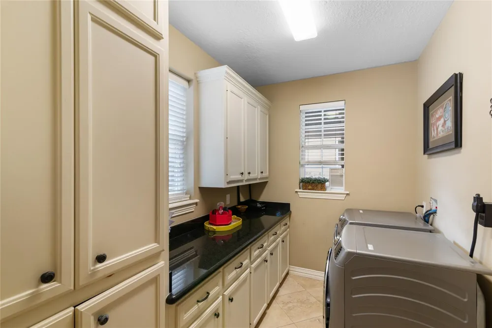 721 Oak Hill Lane Pinehurst, TX 77362