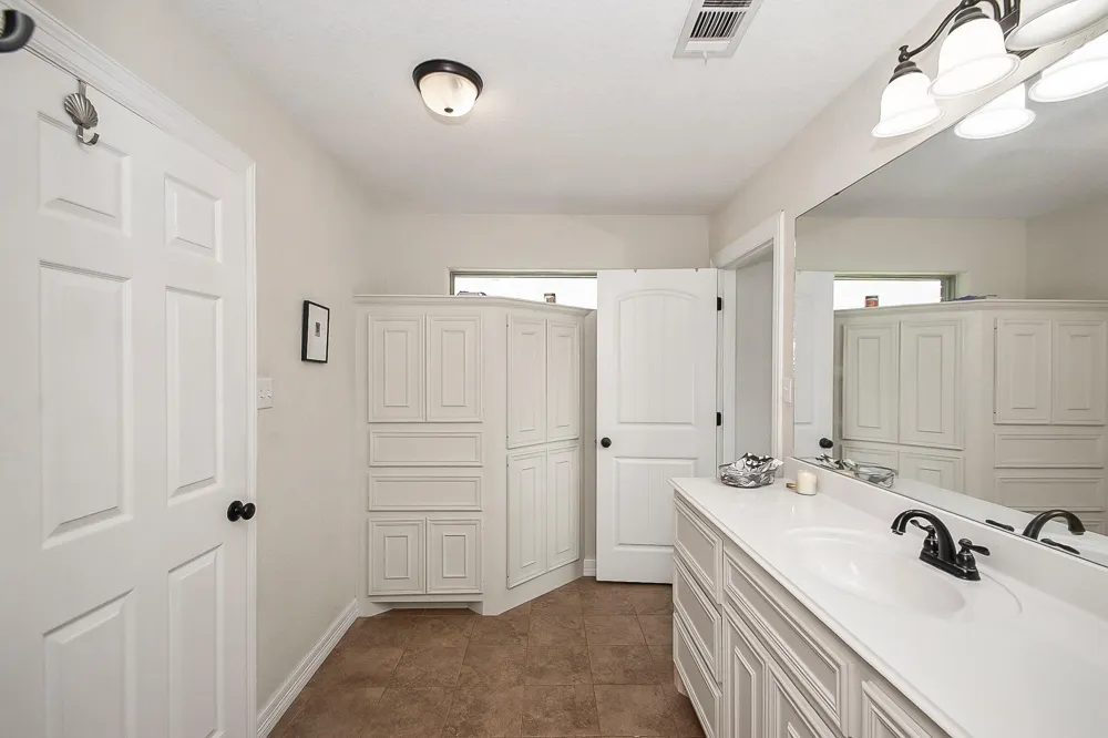 205 Poppy Street Lake Jackson, TX 77566