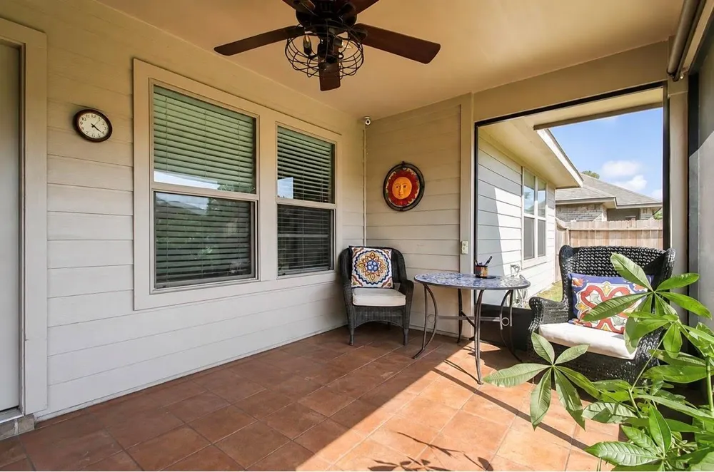 205 Poppy Street Lake Jackson, TX 77566