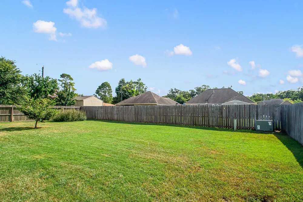 205 Poppy Street Lake Jackson, TX 77566