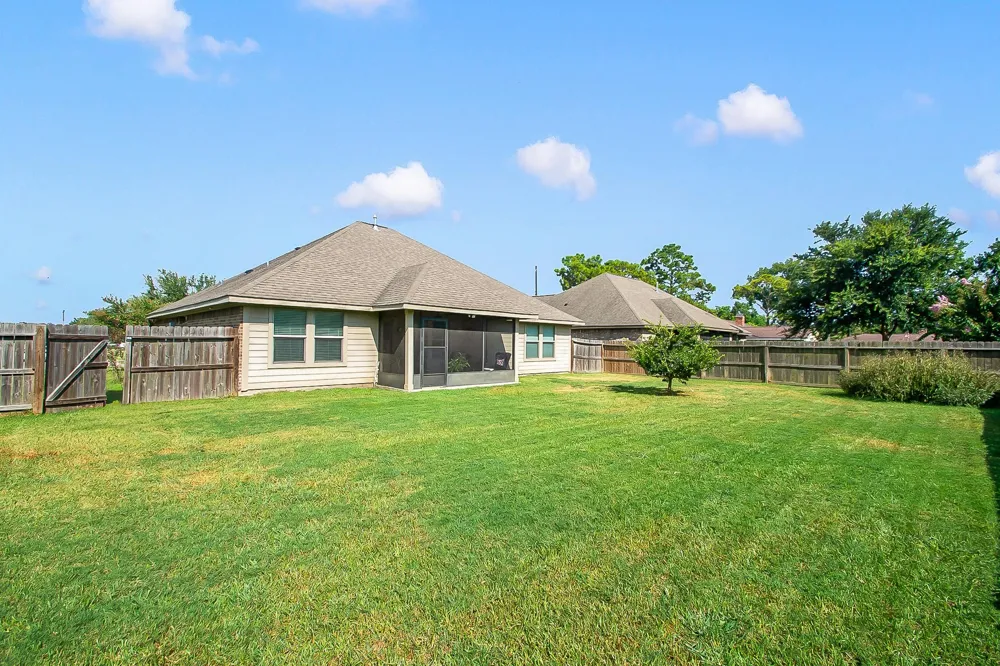 205 Poppy Street Lake Jackson, TX 77566