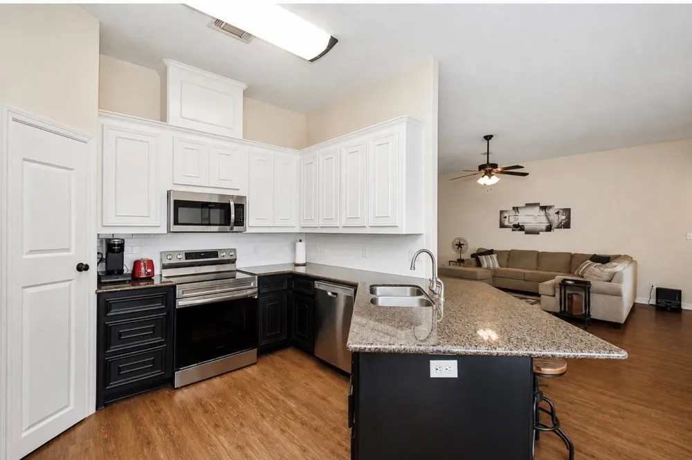205 Poppy Street Lake Jackson, TX 77566