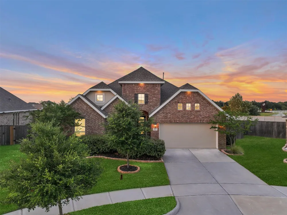 4827 Stoney Terrace Trail Baytown, TX 77521