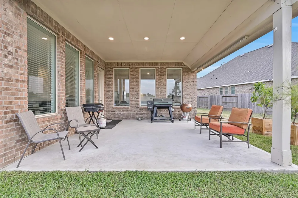 4827 Stoney Terrace Trail Baytown, TX 77521