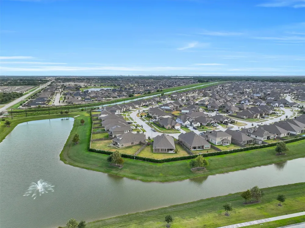 4827 Stoney Terrace Trail Baytown, TX 77521