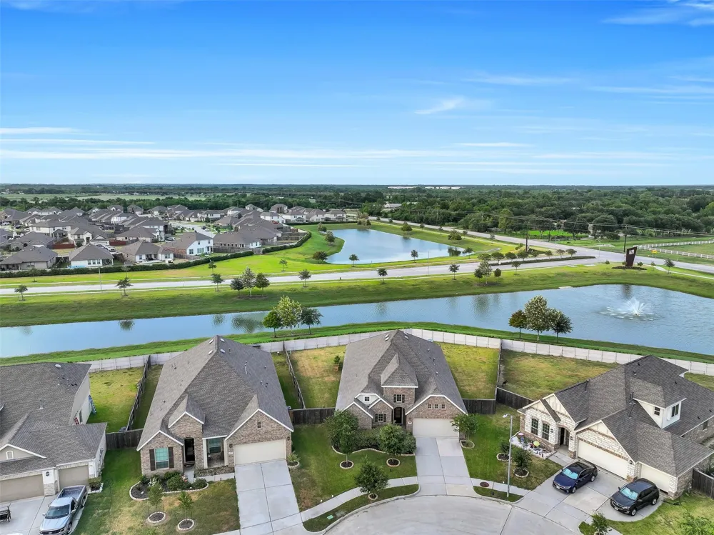 4827 Stoney Terrace Trail Baytown, TX 77521