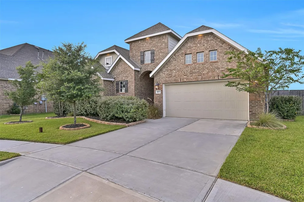 4827 Stoney Terrace Trail Baytown, TX 77521