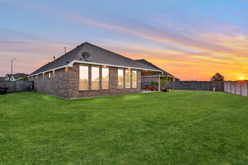 4827 Stoney Terrace Trail Baytown, TX 77521