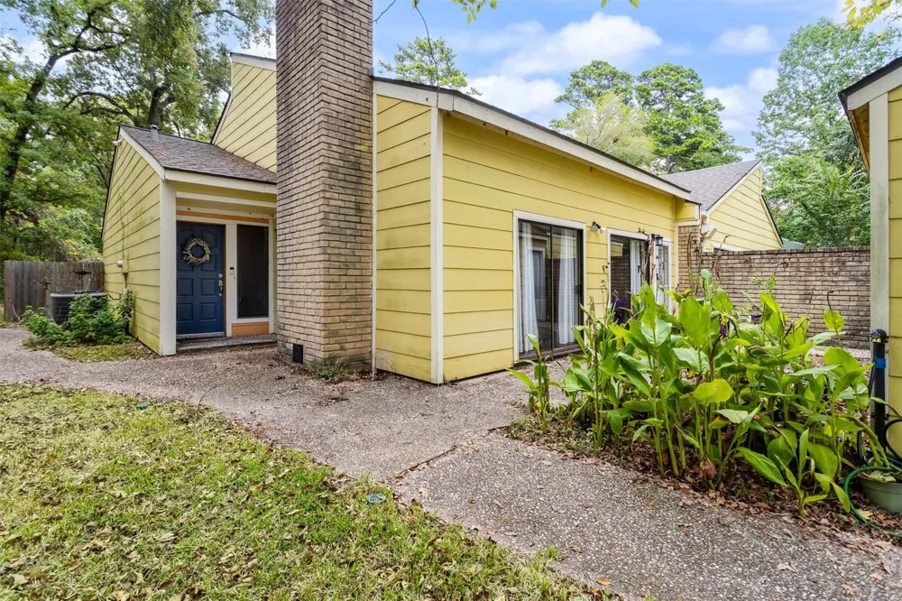 24648 Pools Creek Drive Huntsville, TX 77320