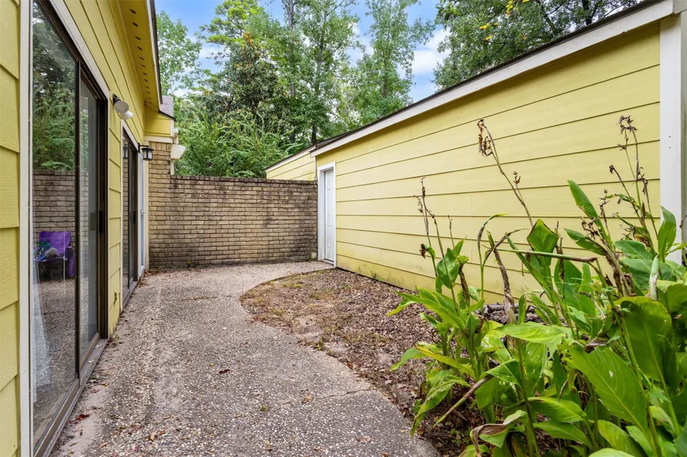 24648 Pools Creek Drive Huntsville, TX 77320