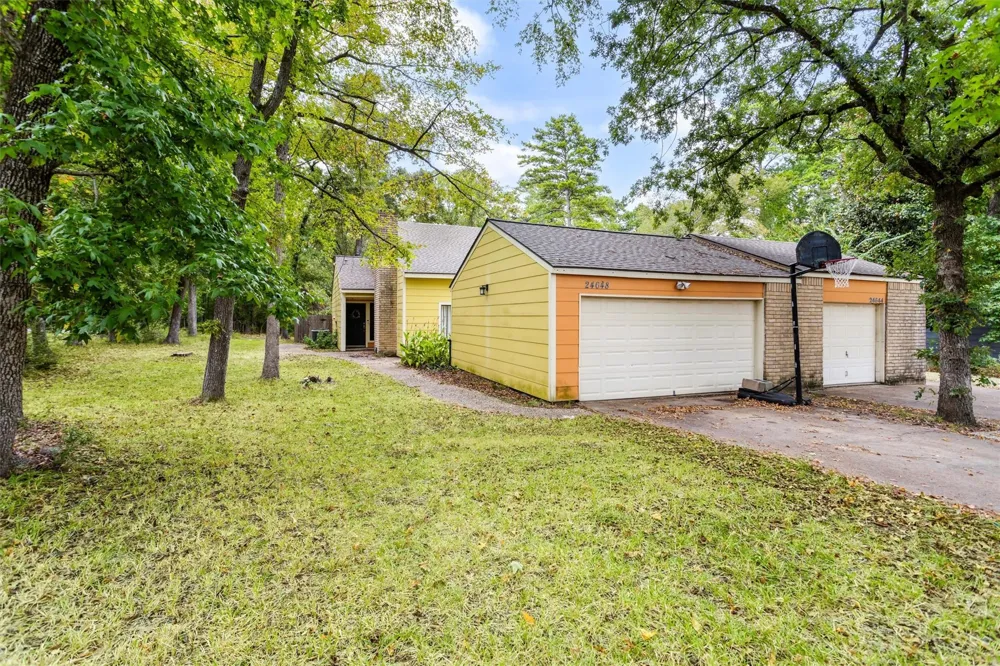 24648 Pools Creek Drive Huntsville, TX 77320