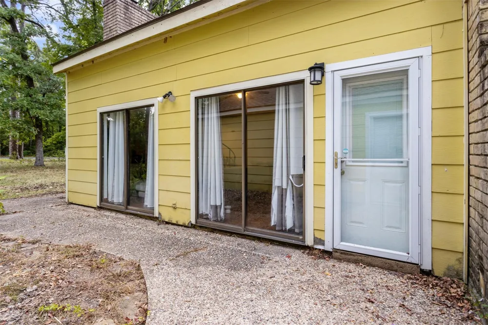 24648 Pools Creek Drive Huntsville, TX 77320