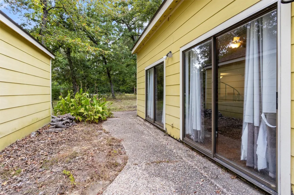 24648 Pools Creek Drive Huntsville, TX 77320