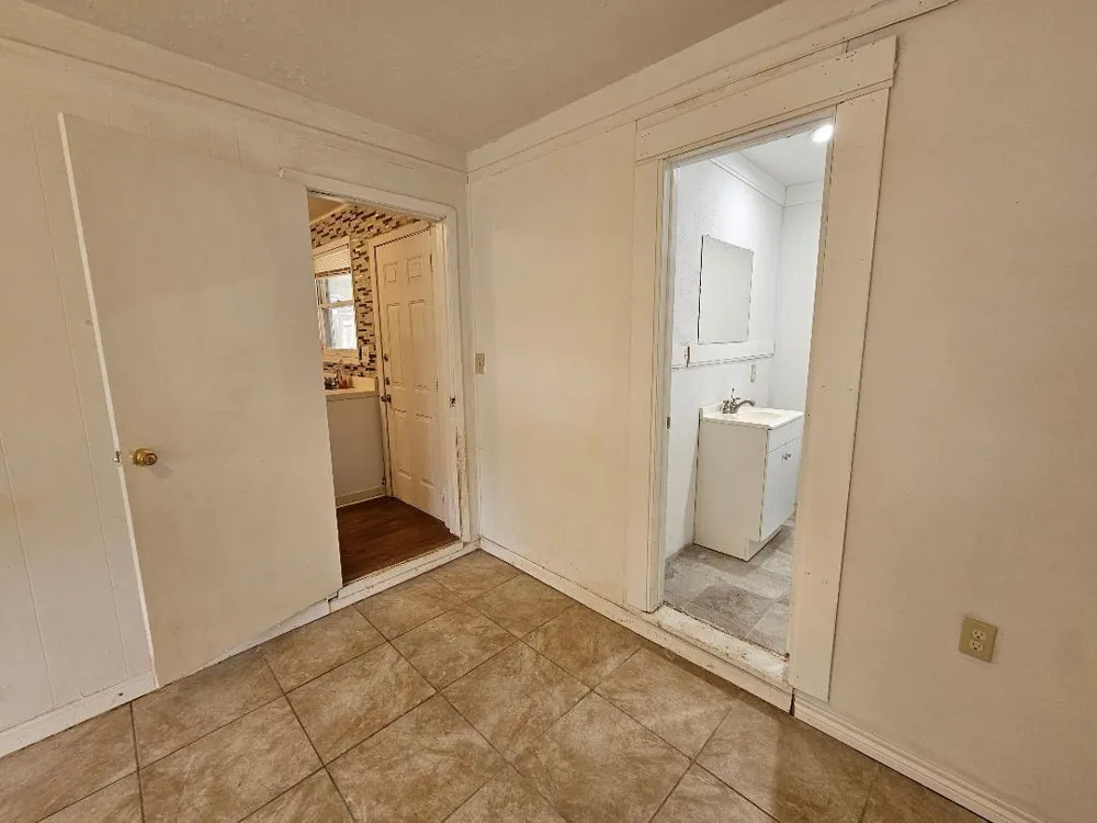 1013 W Snyder Street Alvin, TX 77511
