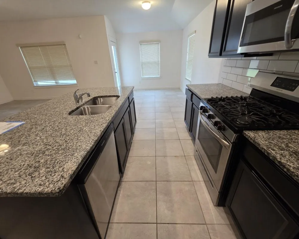 9222 Melmack Drive Rosharon, TX 77583